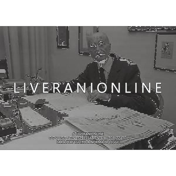 1984 MILANO REDAZIONE DEL IL GIORNALE NUOVO IL DIRETTORE INDRO MONTANELLI NEL SUO UFFICIO AG ALDO LIVERANI SAS