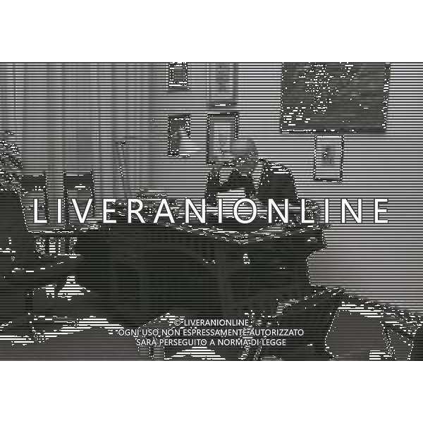 1984 MILANO REDAZIONE DEL IL GIORNALE NUOVO IL DIRETTORE INDRO MONTANELLI NEL SUO UFFICIO AG ALDO LIVERANI SAS