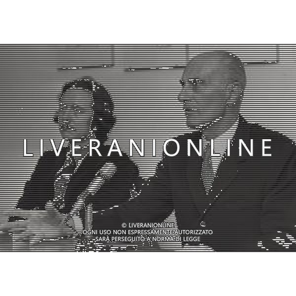 1973 MILANO CNFERENZA STAMPA INDRO MONTANELLI NELLA FOTO INDRO MONTANELLI AG ALDO LIVERANI SAS