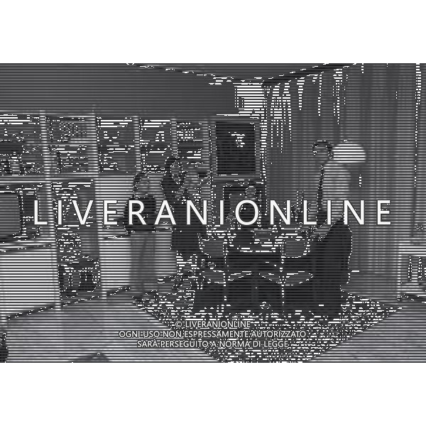 RETROSPETTIVA TARCISIO BURGNICH ALLENATORE E CALCIATORE NELLA FOTO TARCISIO BURGNICH IN FAMIGLIA A MILANO 1973 AG ALDO LIVERANI SAS