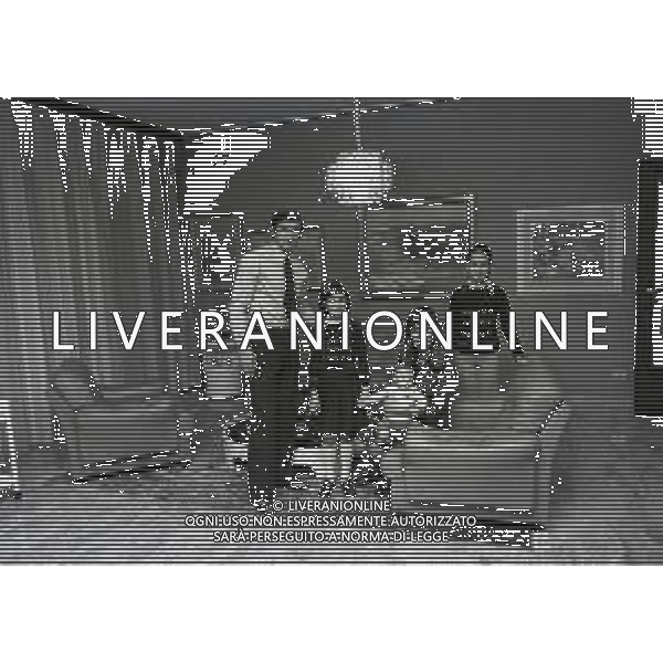 RETROSPETTIVA TARCISIO BURGNICH ALLENATORE E CALCIATORE NELLA FOTO TARCISIO BURGNICH IN FAMIGLIA A MILANO 1973 AG ALDO LIVERANI SAS