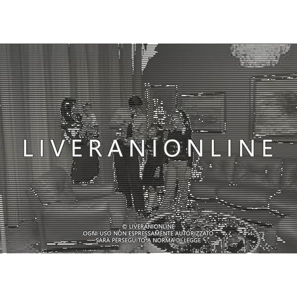 RETROSPETTIVA TARCISIO BURGNICH ALLENATORE E CALCIATORE NELLA FOTO TARCISIO BURGNICH IN FAMIGLIA A MILANO 1973 AG ALDO LIVERANI SAS