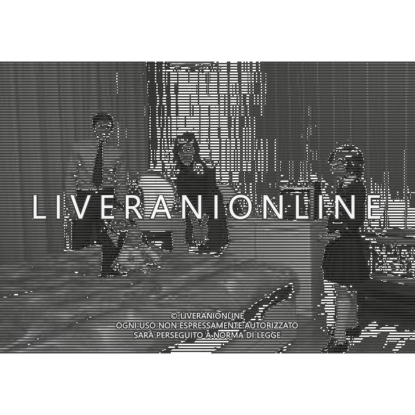 RETROSPETTIVA TARCISIO BURGNICH ALLENATORE E CALCIATORE NELLA FOTO TARCISIO BURGNICH IN FAMIGLIA A MILANO 1973 AG ALDO LIVERANI SAS