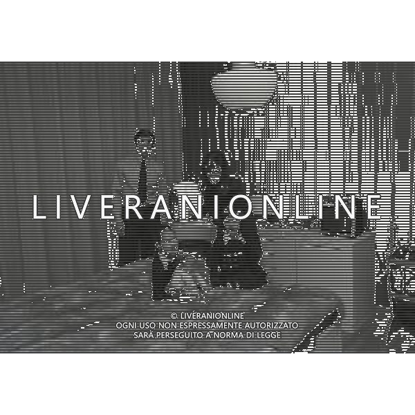 RETROSPETTIVA TARCISIO BURGNICH ALLENATORE E CALCIATORE NELLA FOTO TARCISIO BURGNICH IN FAMIGLIA A MILANO 1973 AG ALDO LIVERANI SAS