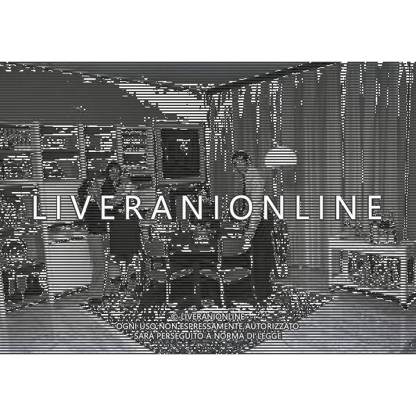 RETROSPETTIVA TARCISIO BURGNICH ALLENATORE E CALCIATORE NELLA FOTO TARCISIO BURGNICH IN FAMIGLIA A MILANO 1973 AG ALDO LIVERANI SAS