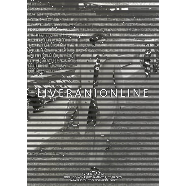 RETROSPETTIVA TARCISIO BURGNICH ALLENATORE E CALCIATORE NELLA FOTO TARCISIO BURGNICH ALLENATORE CATANZARO 1980-1981 AG ALDO LIVERANI SAS