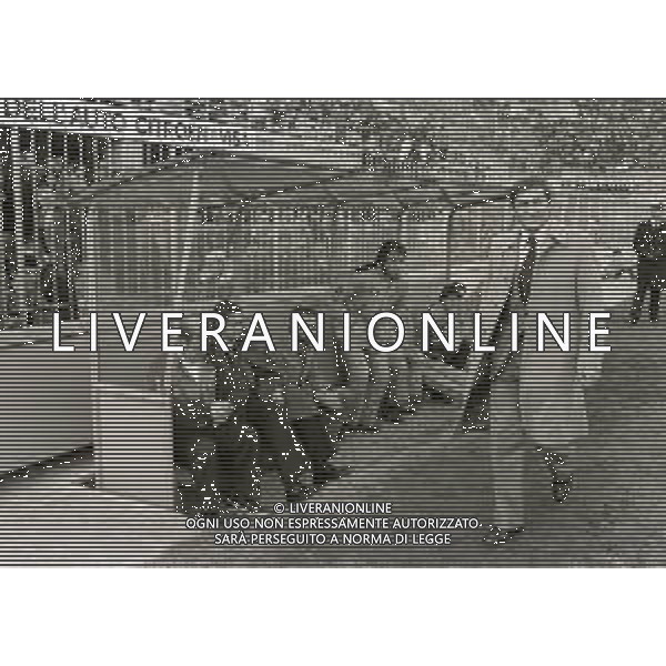 RETROSPETTIVA TARCISIO BURGNICH ALLENATORE E CALCIATORE NELLA FOTO TARCISIO BURGNICH ALLENATORE CATANZARO 1980-1981 AG ALDO LIVERANI SAS