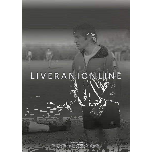 RETROSPETTIVA TARCISIO BURGNICH ALLENATORE E CALCIATORE NELLA FOTO TARCISIO BURGNICH ALLENATORE BOLOGNA CALCIO 1981-1982 AG ALDO LIVERANI SAS