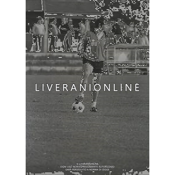 RETROSPETTIVA TARCISIO BURGNICH ALLENATORE E CALCIATORE NELLA FOTO TARCISIO BURGNICH ALLENATORE BOLOGNA CALCIO 1981-1982 AG ALDO LIVERANI SAS