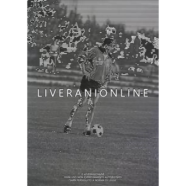 RETROSPETTIVA TARCISIO BURGNICH ALLENATORE E CALCIATORE NELLA FOTO TARCISIO BURGNICH ALLENATORE BOLOGNA CALCIO 1981-1982 AG ALDO LIVERANI SAS