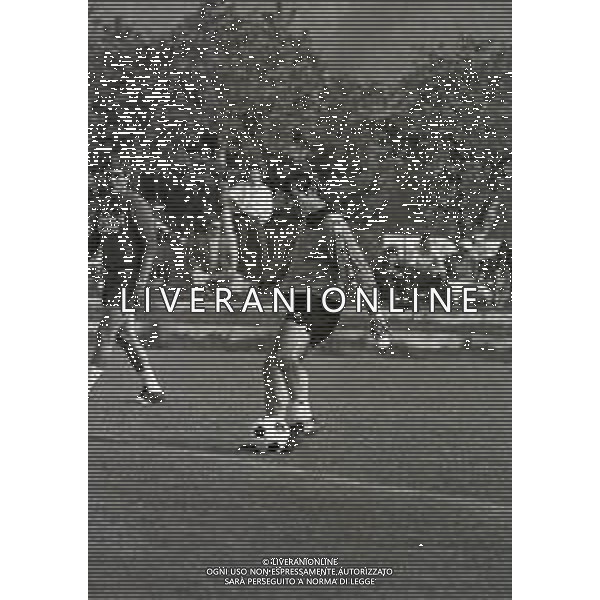 RETROSPETTIVA TARCISIO BURGNICH ALLENATORE E CALCIATORE NELLA FOTO TARCISIO BURGNICH ALLENATORE BOLOGNA CALCIO 1981-1982 AG ALDO LIVERANI SAS