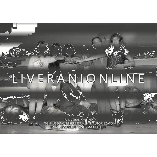 MILANO-TRASMISSIONE TELEVISIVA FANTASTICO 3 1982-1983 NELLA FOTO RAMONA DELL\'ABATE-GIGI SABANI-RENATO ZERO-RAFFAELLA CARRA\'CORRADO MANTONI MARINA PERZY E IL REGISTA ENZO TRAPANI AG ALDO LIVERANI SAS