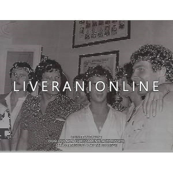 RETROSPETTIVA GIANCARLO PASINATO CALCIATORE NELLA FOTO SILVANO FONTOLAN-GIANCARLO PASINATO-EVARISTO BECCALOSSI-ALESSANDRO ALTOBELLI E NAZZARENO CANUTI NELLA SEDE INTER AG ALDO LIVERANI SAS
