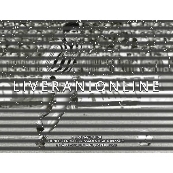 RETROSPETTIVA GIANCARLO PASINATO CALCIATORE NELLA FOTO GIANCARLO PASINATO CON LA MAGLIA DELL\'ASCOLI AG ALDO LIVERANI SAS