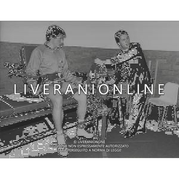 RETROSPETTIVA GIANCARLO PASINATO CALCIATORE NELLA FOTO GIANCARLO PASINATO CON IL DOTTORE PASQUALE BERGAMO AD APPIANO GENTILE PER LA RIABILITAZIONE AG ALDO LIVERANI SAS