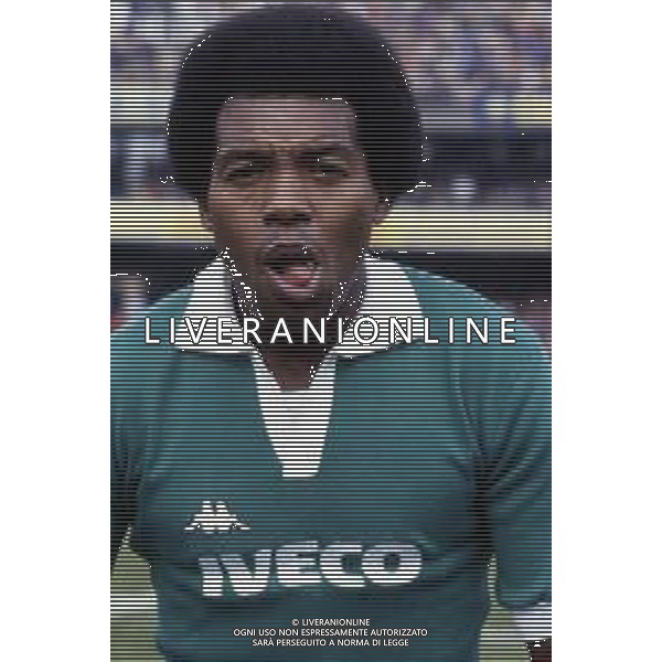 RETROSPETTIVA GERONIMO BARBADILLO CALCIATORE NELLA FOTO GERONIMO BARBADILLO CON LA MAGLIA DELL\'AVELLINO AG ALDO LIVERANI SAS