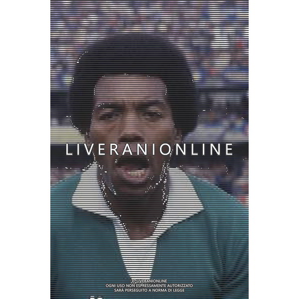 RETROSPETTIVA GERONIMO BARBADILLO CALCIATORE NELLA FOTO GERONIMO BARBADILLO CON LA MAGLIA DELL\'AVELLINO AG ALDO LIVERANI SAS