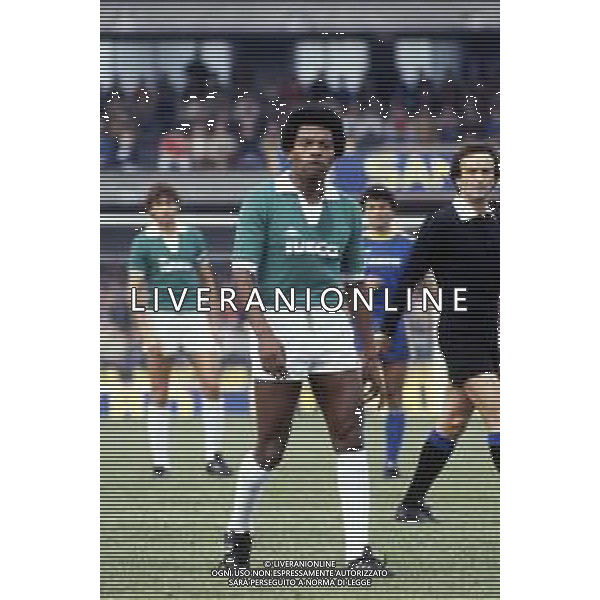 RETROSPETTIVA GERONIMO BARBADILLO CALCIATORE NELLA FOTO GERONIMO BARBADILLO CON LA MAGLIA DELL\'AVELLINO AG ALDO LIVERANI SAS