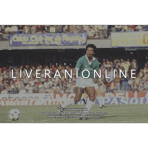 RETROSPETTIVA GERONIMO BARBADILLO CALCIATORE NELLA FOTO GERONIMO BARBADILLO CON LA MAGLIA DELL\'AVELLINO AG ALDO LIVERANI SAS