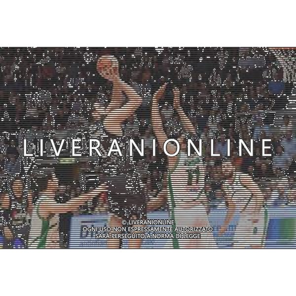Segafredo Virtus BOLOGNA - Sidigas AVELLINO, 29ma giornata Campionato di Basket serie A1 06.05.2018 NELLA FOTO GENTILE ALESSANDRO E THOMAS SCRUUB ©OPTIMAFOTO / AGENZIA ALDO LIVERANI SAS