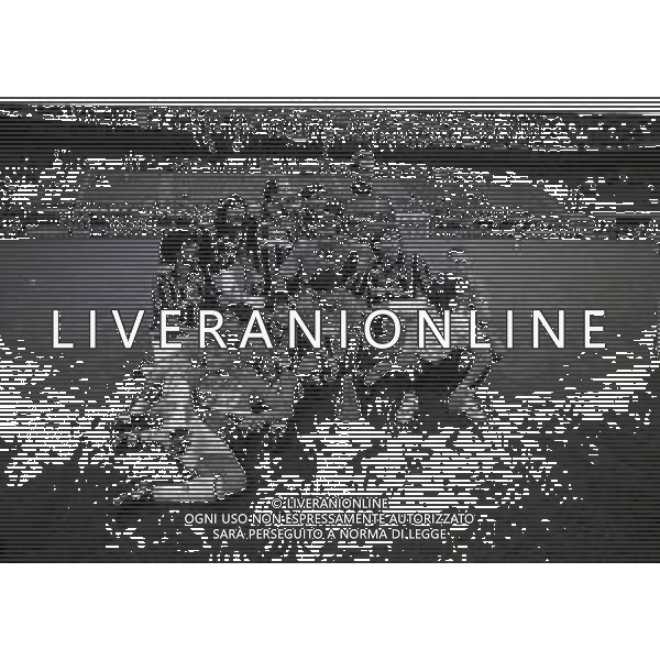 28-08-1994 MILANO- SUPERCOPPA ITALIANA MILAN SAMDORIA 1-1 NELLA FOTO IL MILAN FESTEGGIA LA SUPERCOPPA ITALIANA AG ALDO LIVERANI SAS