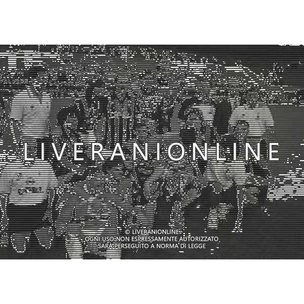 28-08-1994 MILANO- SUPERCOPPA ITALIANA MILAN SAMDORIA 1-1 NELLA FOTO IL MILAN FESTEGGIA CON LA SUPERCOPPA ITALIANA AG ALDO LIVERANI SAS