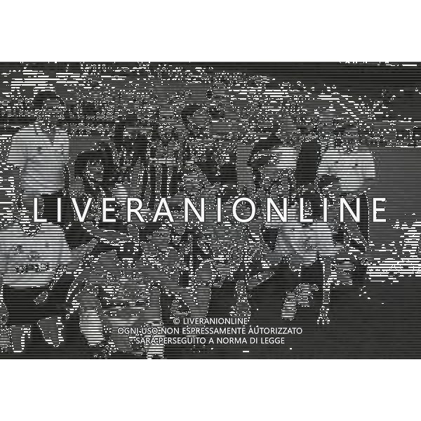 28-08-1994 MILANO- SUPERCOPPA ITALIANA MILAN SAMDORIA 1-1 NELLA FOTO IL MILAN FESTEGGIA CON LA SUPERCOPPA ITALIANA AG ALDO LIVERANI SAS