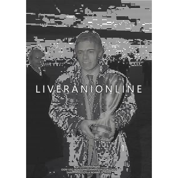 02-02-1994 MILANO FINALE DI RITORNO SUPECOPPA UEFA MILAN PARMA 0-2 NELLA FOTO NEVIO SCALA CON LA SUPERCOPPA UEFA AG ALDO LIVERANI SAS