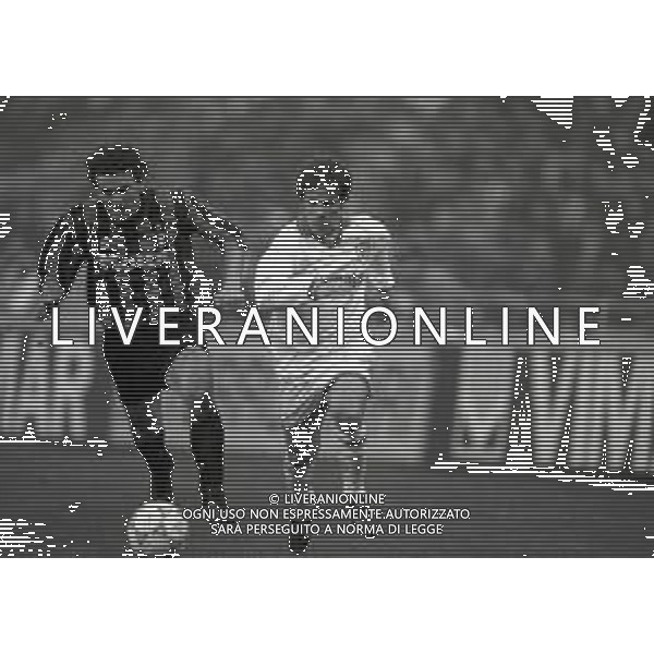 02-02-1994 MILANO FINALE DI RITORNO SUPECOPPA UEFA MILAN PARMA 0-2 NELLA FOTO ROBERTO DONADONI E GIANFRANCO ZOLA AG ALDO LIVERANI SAS