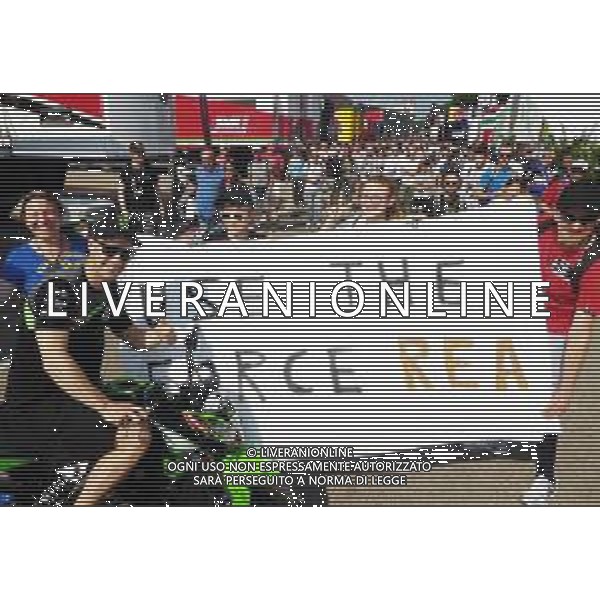 12-05-2018 imola superbike jonathan rea nel paddock con i tifosi FOTO GIANNI SANNA-AG ALDO LIVERANI SAS