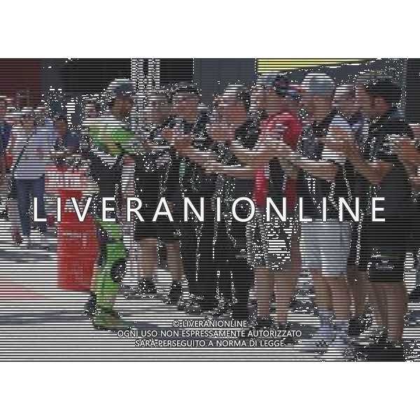 IMOLA - Campionato Mondiale Superbike 13/05/2018 nella foto: Kenan Sofuoglu saluta il suo staff ©Claudio Zamagni/Agenzia Aldo Liverani Kenan Sofuoglu say bye at his staff during Superbike World Championship PATA SNACK Italian Round at Enzo and Dino Ferrari Circuiti in Imola May 13. 2018 Photo credit by Claudio Zamagni/Aldo Liverani Photo Agency / AGENZIA ALDO LIVERANI SAS