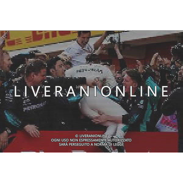 Race winner Lewis Hamilton (GBR) Mercedes AMG F1 celebrates with the team in parc ferme. 13.05.2018. Formula 1 World Championship, Rd 5, Spanish Grand Prix, Barcelona, Spain, Race Day. / AGENZIA ALDO LIVERANI SAS - ITALY ONLY EDITORIAL USE ONLY - F1 GP SPAGNA GARA BARCELLONA 13.05.2018