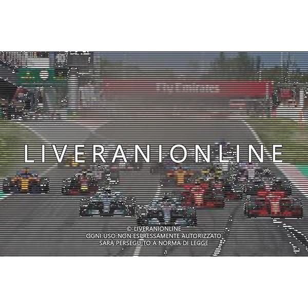 Lewis Hamilton (GBR) Mercedes AMG F1 W09 leads at the start of the race. 13.05.2018. Formula 1 World Championship, Rd 5, Spanish Grand Prix, Barcelona, Spain, Race Day. / AGENZIA ALDO LIVERANI SAS - ITALY ONLY EDITORIAL USE ONLY - F1 GP SPAGNA GARA BARCELLONA 13.05.2018