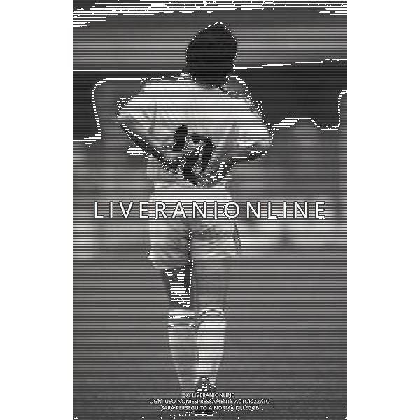 RETROSPETTIVA VINCENZO SCIFO CALCIATORE MONDIALI ITALIA 90 NELLA FOTO VINCENZO SCIFO CON LA MAGLIA DELLA NAZIONALE DEL BELGIO AG ALDO LIVERANI SAS