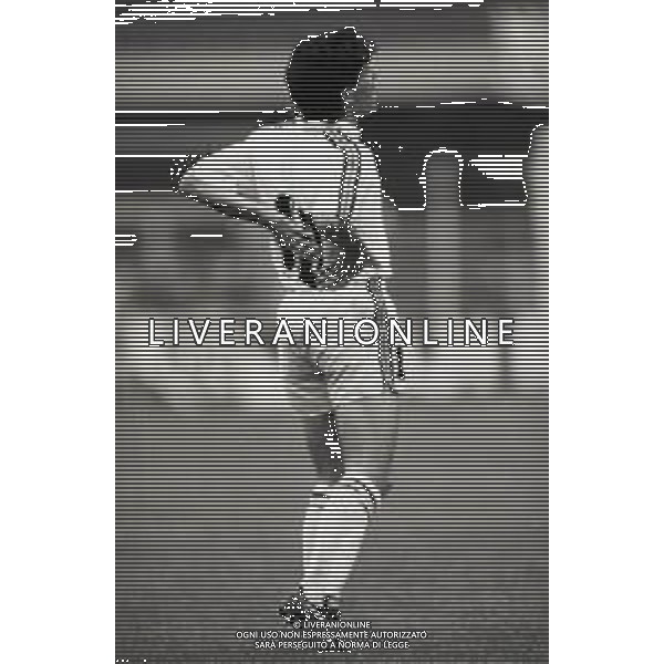 RETROSPETTIVA VINCENZO SCIFO CALCIATORE MONDIALI ITALIA 90 NELLA FOTO VINCENZO SCIFO CON LA MAGLIA DELLA NAZIONALE DEL BELGIO AG ALDO LIVERANI SAS