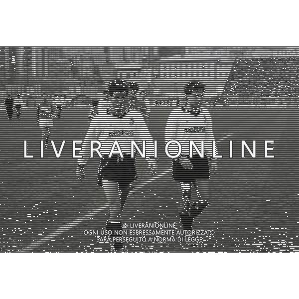 RETROSPETTIVA VINCENZO SCIFO CALCIATORE 1987-1988 NELLA FOTO VINCENZO SCIFO CON LA MAGLIA DELL\'INTER CON MASSIMO CIOCCI AG ALDO LIVERANI SAS