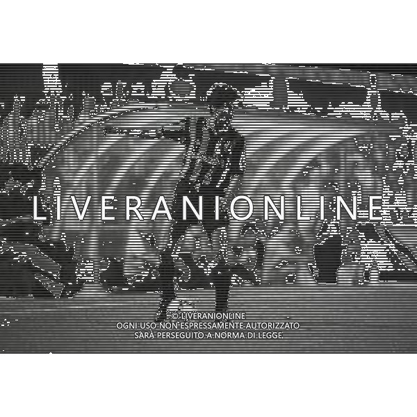 RETROSPETTIVA VINCENZO SCIFO CALCIATORE 1987-1988 NELLA FOTO VINCENZO SCIFO CON LA MAGLIA DELL\'INTER AG ALDO LIVERANI SAS