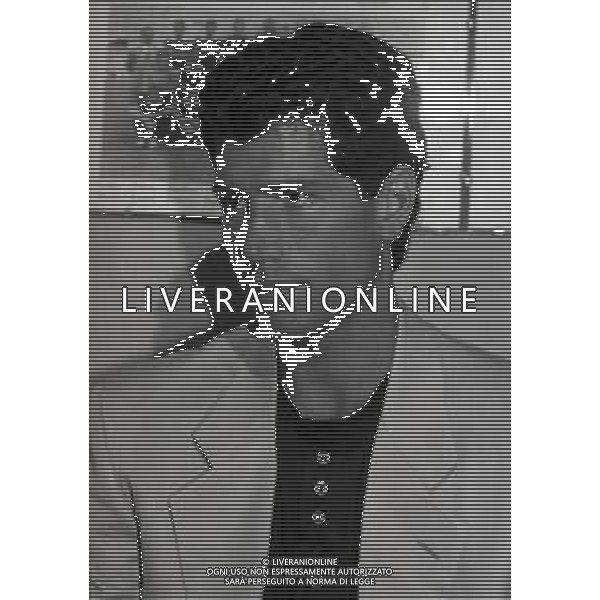 RETROSPETTIVA VINCENZO SCIFO CALCIATORE 1991 NELLA FOTO VINCENZO SCIFO NELLA SEDE DEL TORINO AG ALDO LIVERANI SAS
