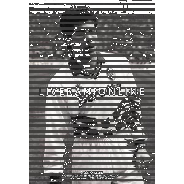 RETROSPETTIVA VINCENZO SCIFO CALCIATORE 1992-93 NELLA FOTO VINCENZO SCIFO CON LA MAGLIA DEL TORINO AG ALDO LIVERANI SAS