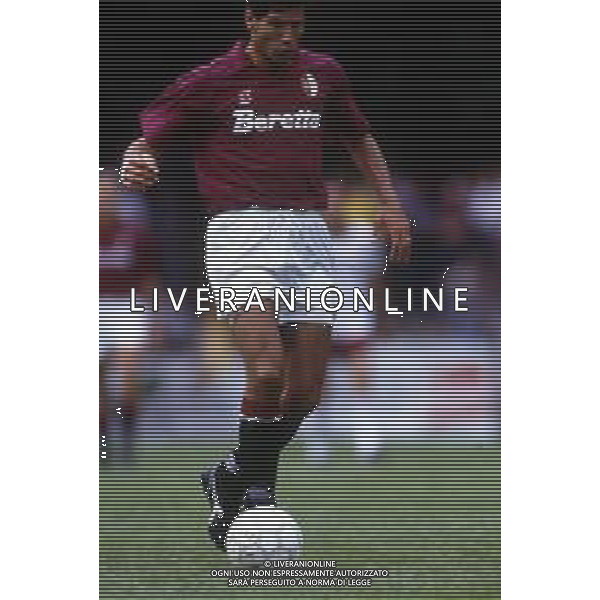 RETROSPETTIVA VINCENZO SCIFO CALCIATORE NELLA FOTO VINCENZO SCIFO CON LA MAGLIA DEL TORINO AG ALDO LIVERANI SAS