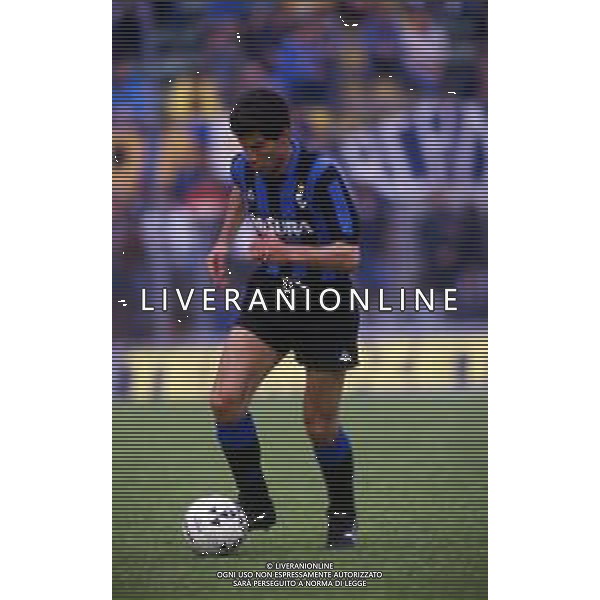 RETROSPETTIVA VINCENZO SCIFO CALCIATORE NELLA FOTO VINCENZO SCIFO CON LA MAGLIA DELL\'INTER AG ALDO LIVERANI SAS