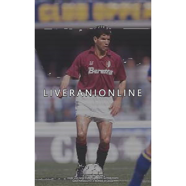 RETROSPETTIVA VINCENZO SCIFO CALCIATORE NELLA FOTO VINCENZO SCIFO CON LA MAGLIA DEL TORINO AG ALDO LIVERANI SAS
