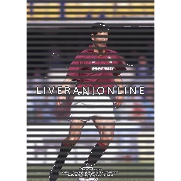RETROSPETTIVA VINCENZO SCIFO CALCIATORE NELLA FOTO VINCENZO SCIFO CON LA MAGLIA DEL TORINO AG ALDO LIVERANI SAS