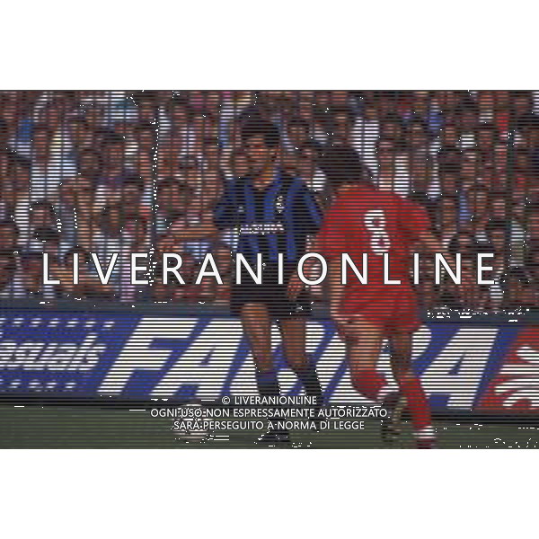 RETROSPETTIVA VINCENZO SCIFO CALCIATORE NELLA FOTO VINCENZO SCIFO CON LA MAGLIA DELL\'INTER AG ALDO LIVERANI SAS