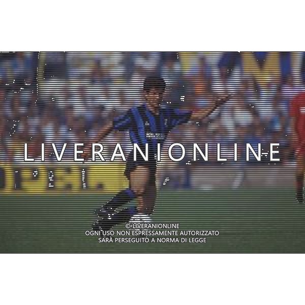 RETROSPETTIVA VINCENZO SCIFO CALCIATORE NELLA FOTO VINCENZO SCIFO CON LA MAGLIA DELL\'INTER AG ALDO LIVERANI SAS