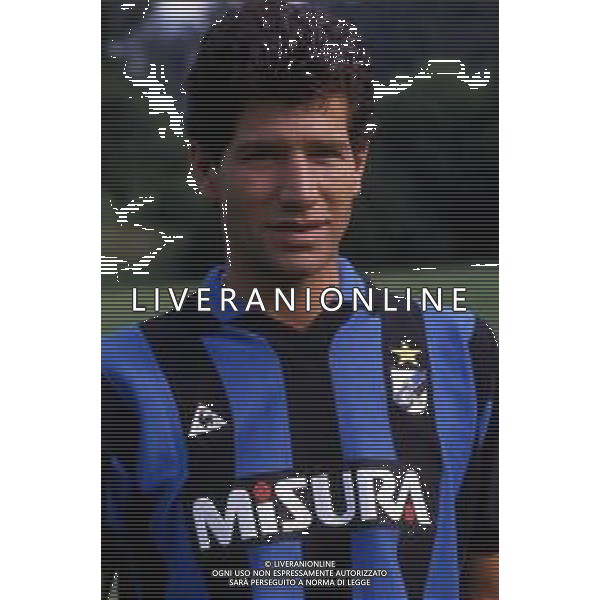 RETROSPETTIVA VINCENZO SCIFO CALCIATORE NELLA FOTO VINCENZO SCIFO CON LA MAGLIA DELL\'INTER AG ALDO LIVERANI SAS