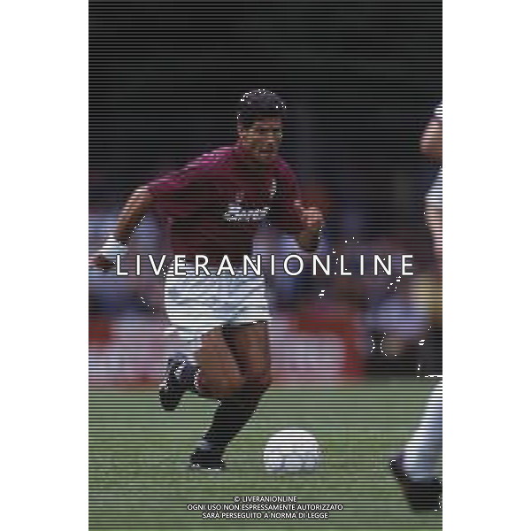 RETROSPETTIVA VINCENZO SCIFO CALCIATORE NELLA FOTO VINCENZO SCIFO CON LA MAGLIA DEL TORINO AG ALDO LIVERANI SAS