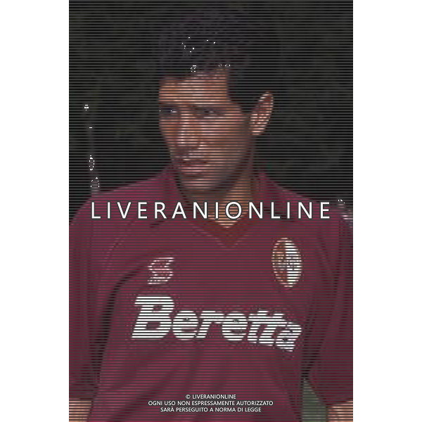 RETROSPETTIVA VINCENZO SCIFO CALCIATORE NELLA FOTO VINCENZO SCIFO CON LA MAGLIA DEL TORINO AG ALDO LIVERANI SAS
