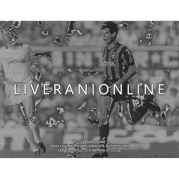RETROSPETTIVA VINCENZO SCIFO CALCIATORE NELLA FOTO VINCENZO SCIFO CON LA MAGLIA DELL\'INTER AG ALDO LIVERANI SAS