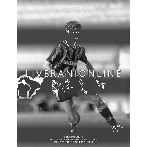 RETROSPETTIVA VINCENZO SCIFO CALCIATORE NELLA FOTO VINCENZO SCIFO CON LA MAGLIA DELL\'INTER AG ALDO LIVERANI SAS